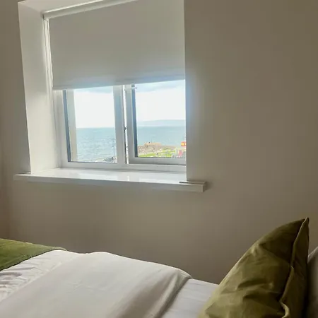 Salthill Promenade, A Very Cool & Location Apartamento *