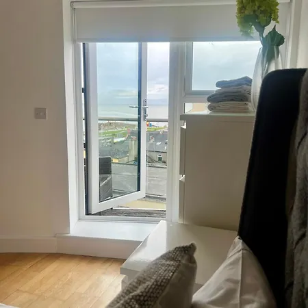 Apartment Salthill Promenade, A Very Cool & Location Galway